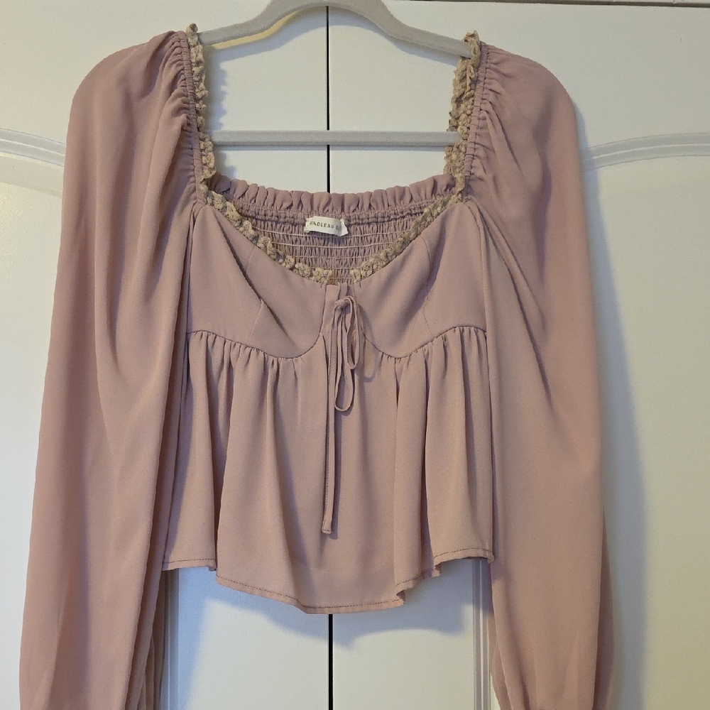 NWT Small Endless Blu Chic Romantic Mauve Blouse with Ruffle Details